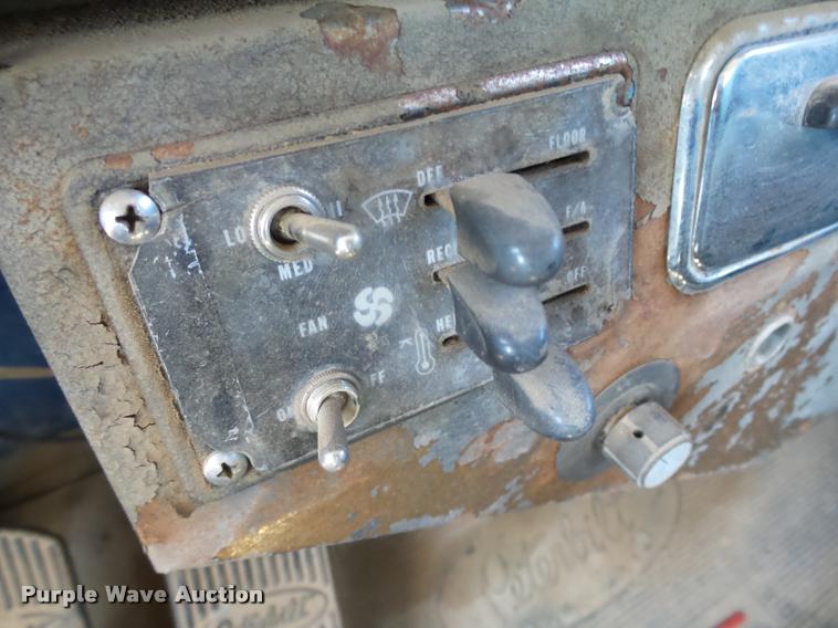 image for item DB4715 1985 Peterbilt 359 winch semi truck