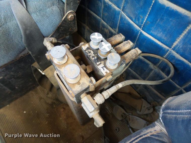 image for item DB4715 1985 Peterbilt 359 winch semi truck