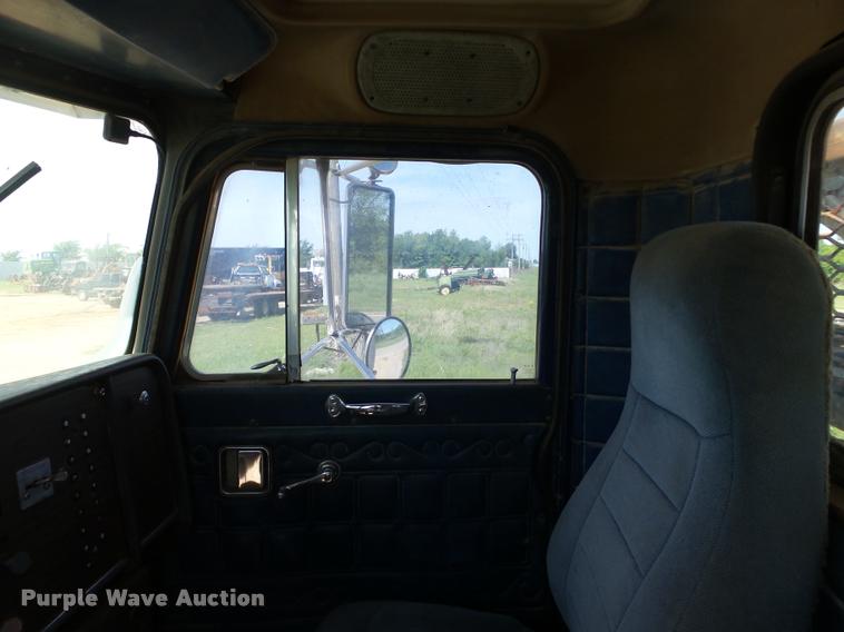 image for item DB4715 1985 Peterbilt 359 winch semi truck