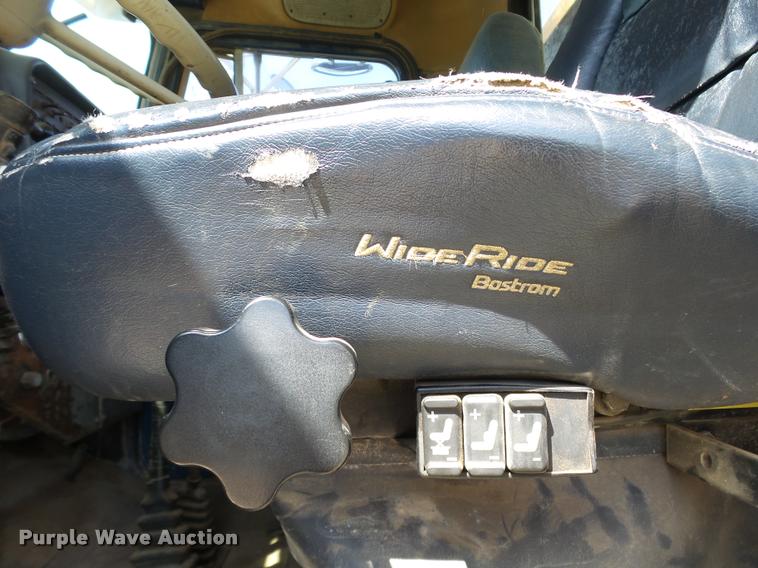 image for item DB4715 1985 Peterbilt 359 winch semi truck