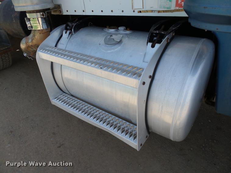 image for item DB4715 1985 Peterbilt 359 winch semi truck