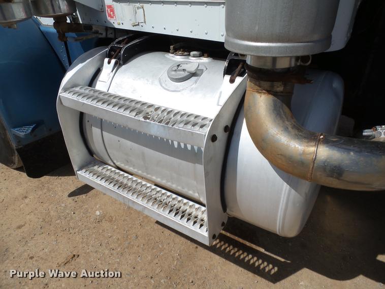 image for item DB4715 1985 Peterbilt 359 winch semi truck