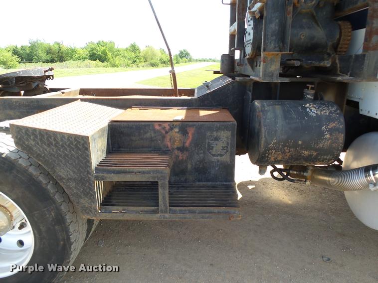 image for item DB4715 1985 Peterbilt 359 winch semi truck