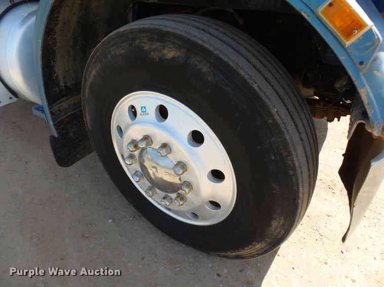 image for item DB4715 1985 Peterbilt 359 winch semi truck