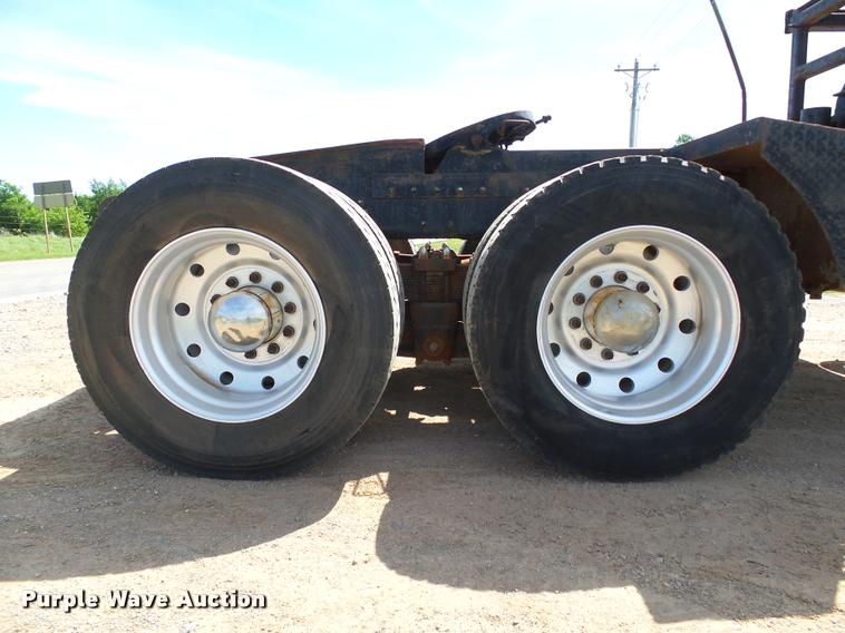 image for item DB4715 1985 Peterbilt 359 winch semi truck