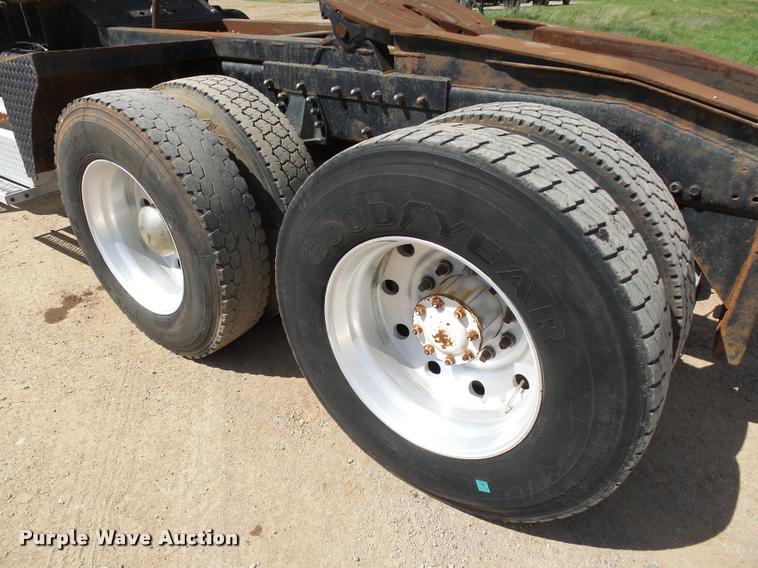 image for item DB4715 1985 Peterbilt 359 winch semi truck