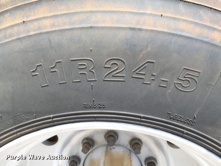 image for item DB4715 1985 Peterbilt 359 winch semi truck