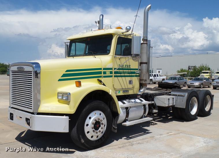 image for item DB4732 2004 Freightliner FLD120 SD semi truck