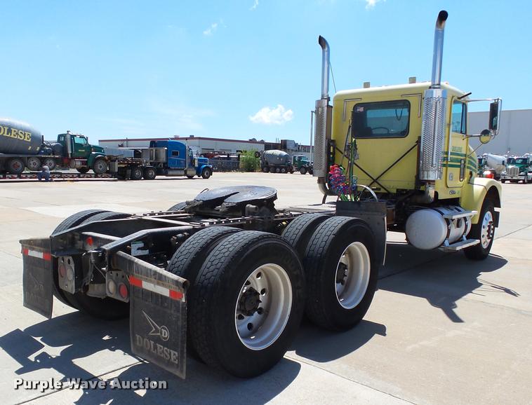 image for item DB4732 2004 Freightliner FLD120 SD semi truck