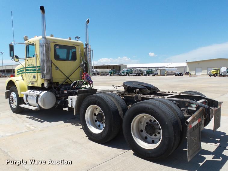 image for item DB4732 2004 Freightliner FLD120 SD semi truck