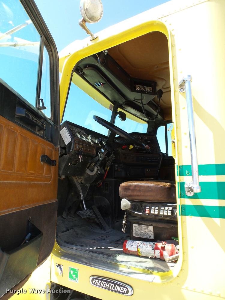 image for item DB4732 2004 Freightliner FLD120 SD semi truck