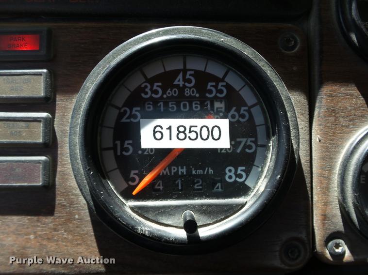 image for item DB4732 2004 Freightliner FLD120 SD semi truck