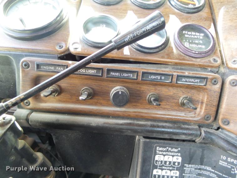 image for item DB4732 2004 Freightliner FLD120 SD semi truck