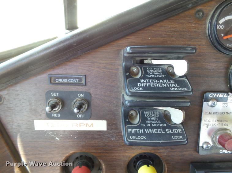 image for item DB4732 2004 Freightliner FLD120 SD semi truck