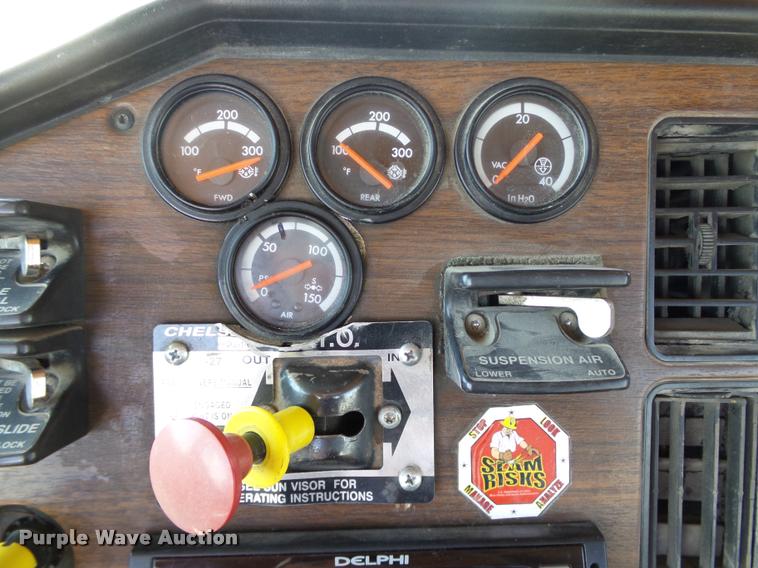 image for item DB4732 2004 Freightliner FLD120 SD semi truck