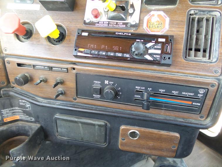 image for item DB4732 2004 Freightliner FLD120 SD semi truck