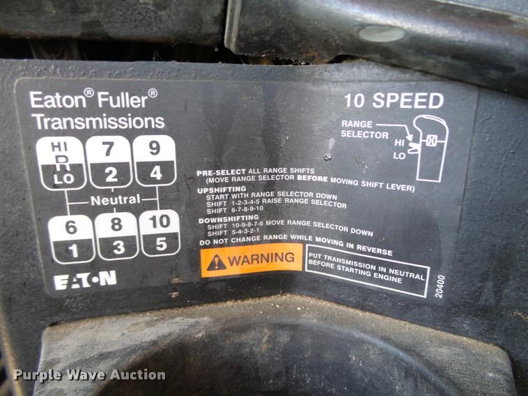 image for item DB4732 2004 Freightliner FLD120 SD semi truck