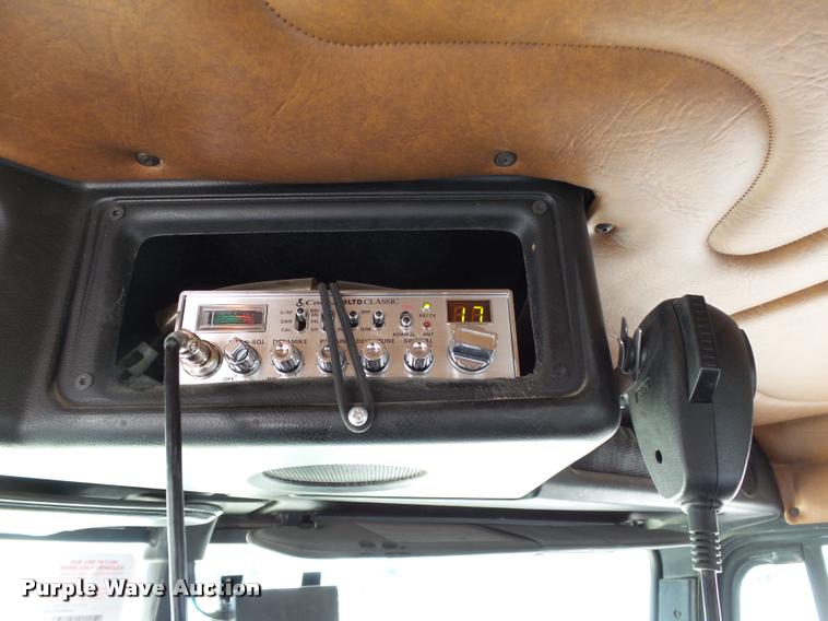 image for item DB4732 2004 Freightliner FLD120 SD semi truck