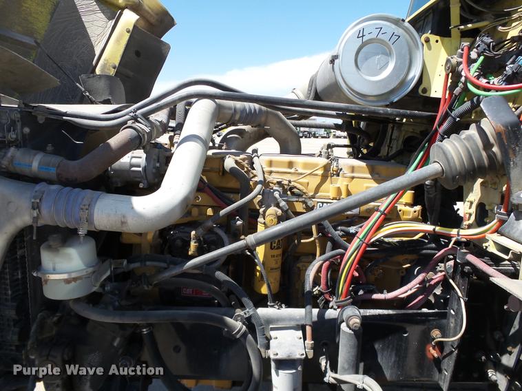 image for item DB4732 2004 Freightliner FLD120 SD semi truck