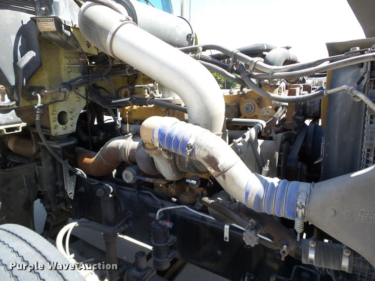 image for item DB4732 2004 Freightliner FLD120 SD semi truck