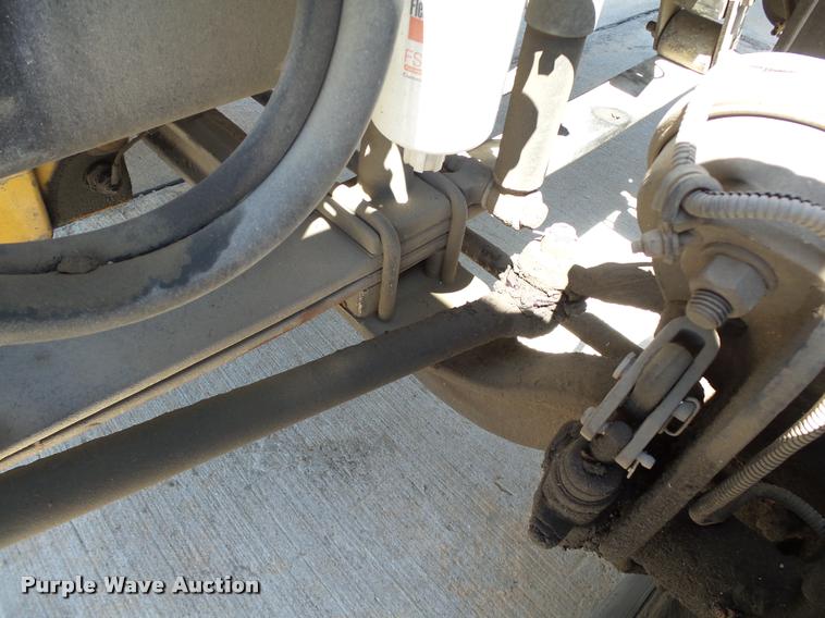 image for item DB4732 2004 Freightliner FLD120 SD semi truck