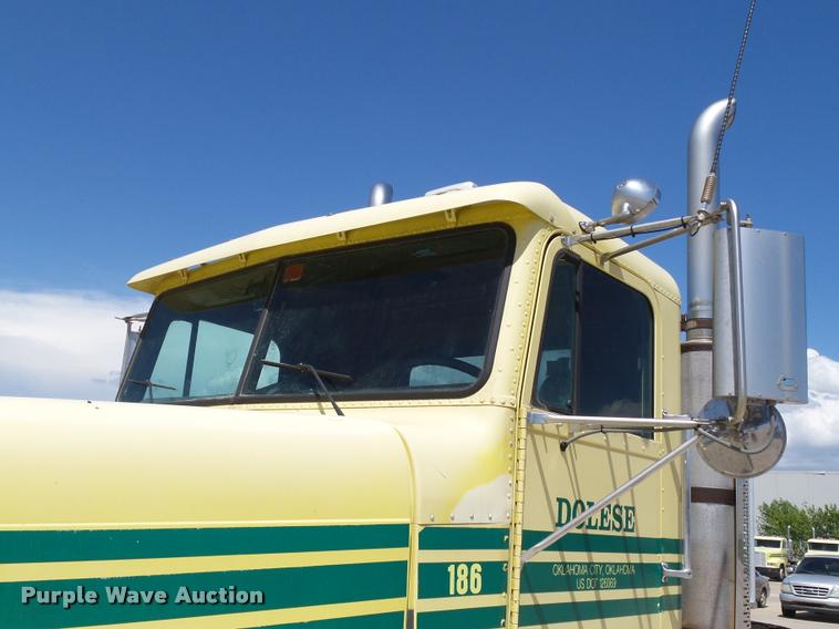 image for item DB4732 2004 Freightliner FLD120 SD semi truck