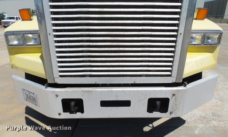 image for item DB4732 2004 Freightliner FLD120 SD semi truck