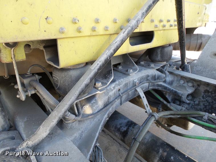 image for item DB4732 2004 Freightliner FLD120 SD semi truck