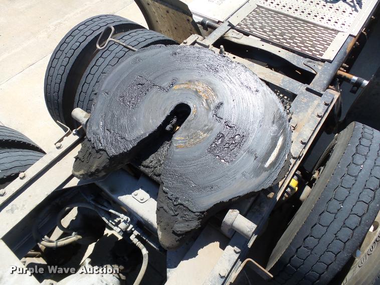 image for item DB4732 2004 Freightliner FLD120 SD semi truck