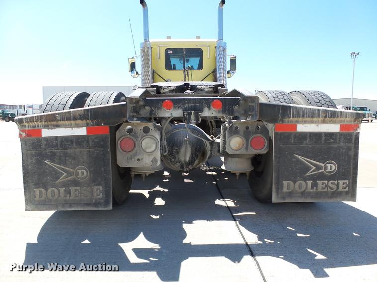 image for item DB4732 2004 Freightliner FLD120 SD semi truck