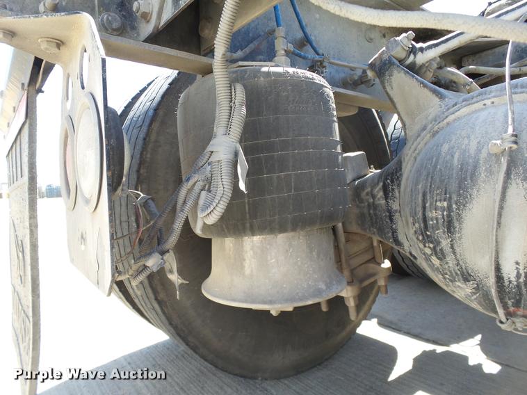 image for item DB4732 2004 Freightliner FLD120 SD semi truck