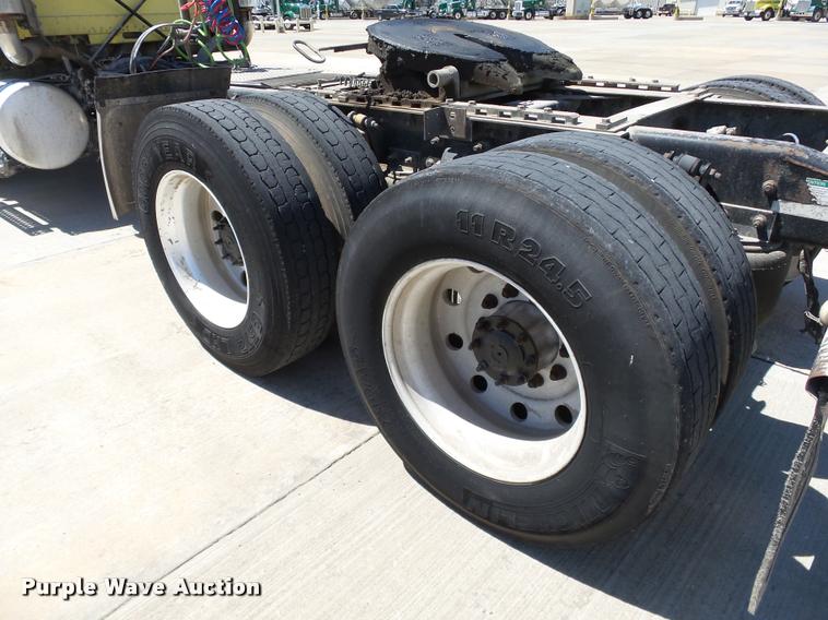 image for item DB4732 2004 Freightliner FLD120 SD semi truck