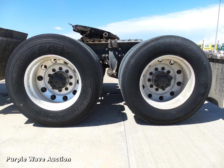 image for item DB4732 2004 Freightliner FLD120 SD semi truck