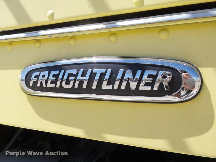 image for item DB4732 2004 Freightliner FLD120 SD semi truck