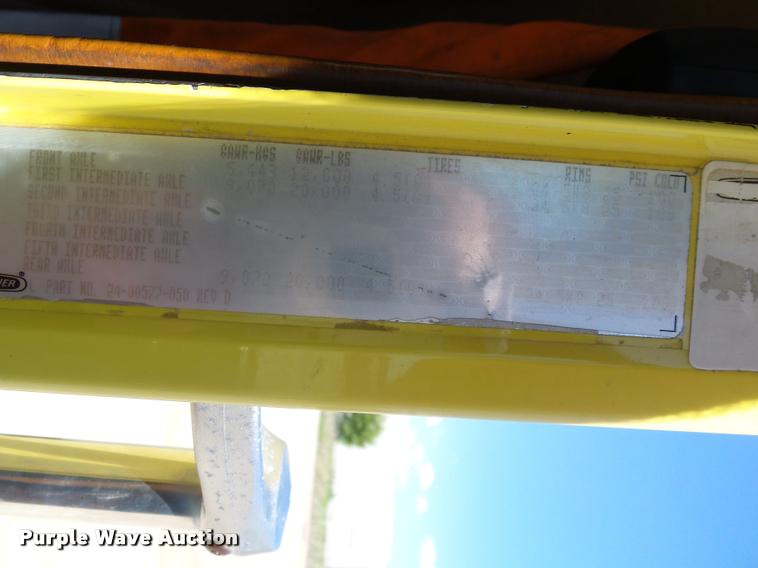 image for item DB4732 2004 Freightliner FLD120 SD semi truck