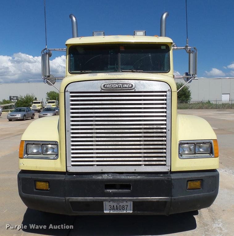 image for item DB4733 2002 Freightliner FLD120 semi truck
