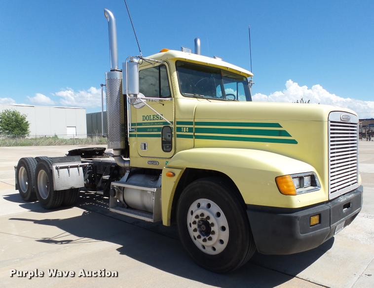 image for item DB4733 2002 Freightliner FLD120 semi truck