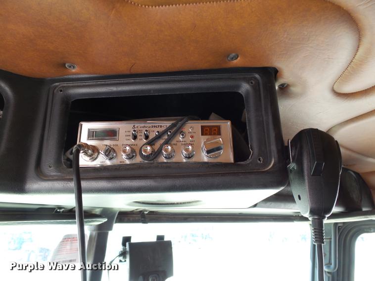 image for item DB4733 2002 Freightliner FLD120 semi truck