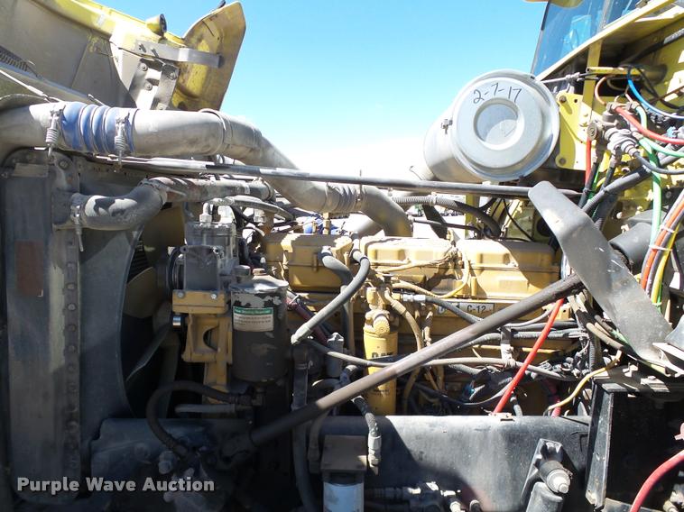 image for item DB4733 2002 Freightliner FLD120 semi truck