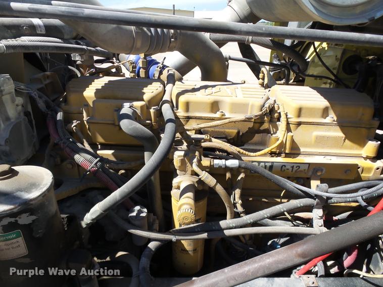 image for item DB4733 2002 Freightliner FLD120 semi truck