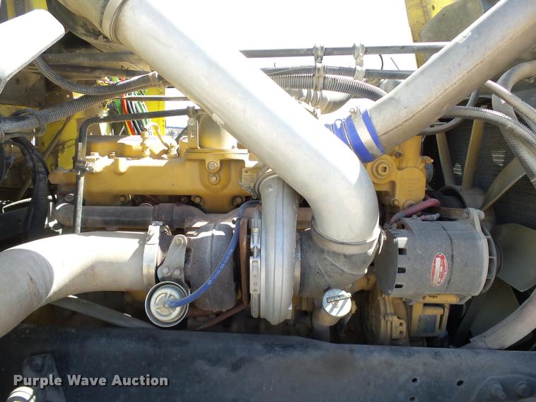 image for item DB4733 2002 Freightliner FLD120 semi truck