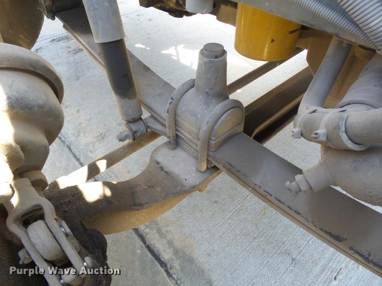 image for item DB4733 2002 Freightliner FLD120 semi truck