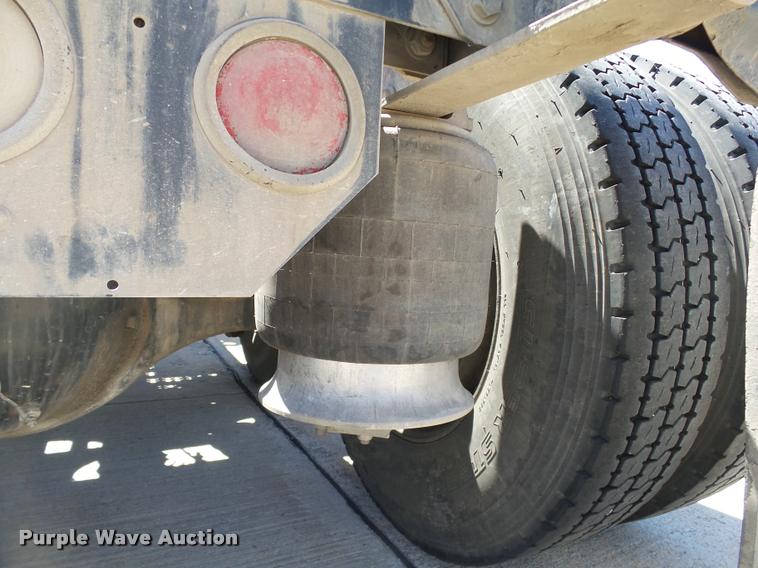 image for item DB4733 2002 Freightliner FLD120 semi truck