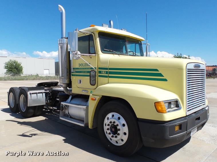 image for item DB4734 2002 Freightliner FLD120 semi truck