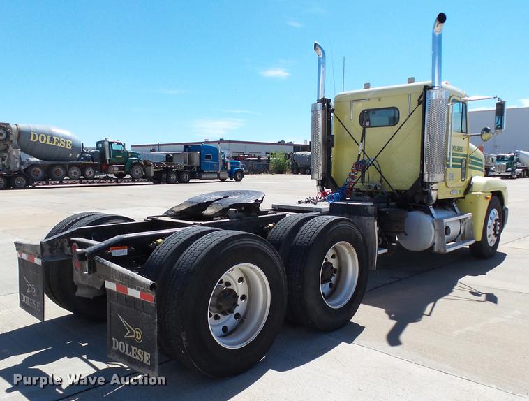 image for item DB4734 2002 Freightliner FLD120 semi truck