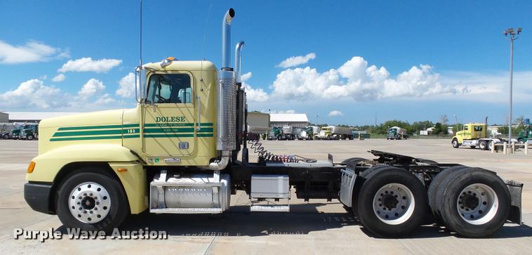 image for item DB4734 2002 Freightliner FLD120 semi truck
