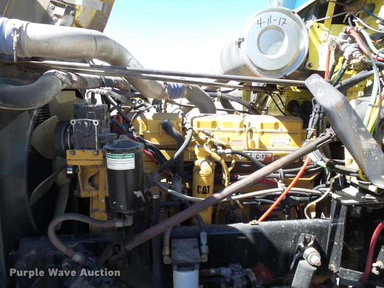 image for item DB4734 2002 Freightliner FLD120 semi truck