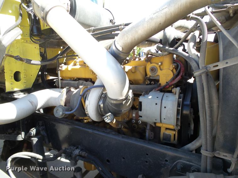 image for item DB4734 2002 Freightliner FLD120 semi truck