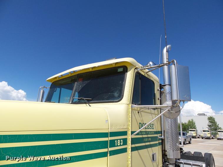 image for item DB4734 2002 Freightliner FLD120 semi truck