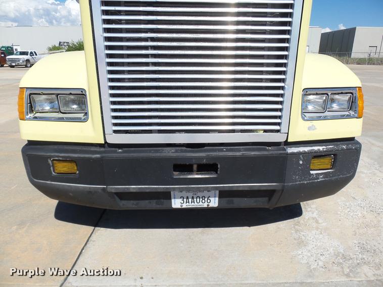 image for item DB4734 2002 Freightliner FLD120 semi truck